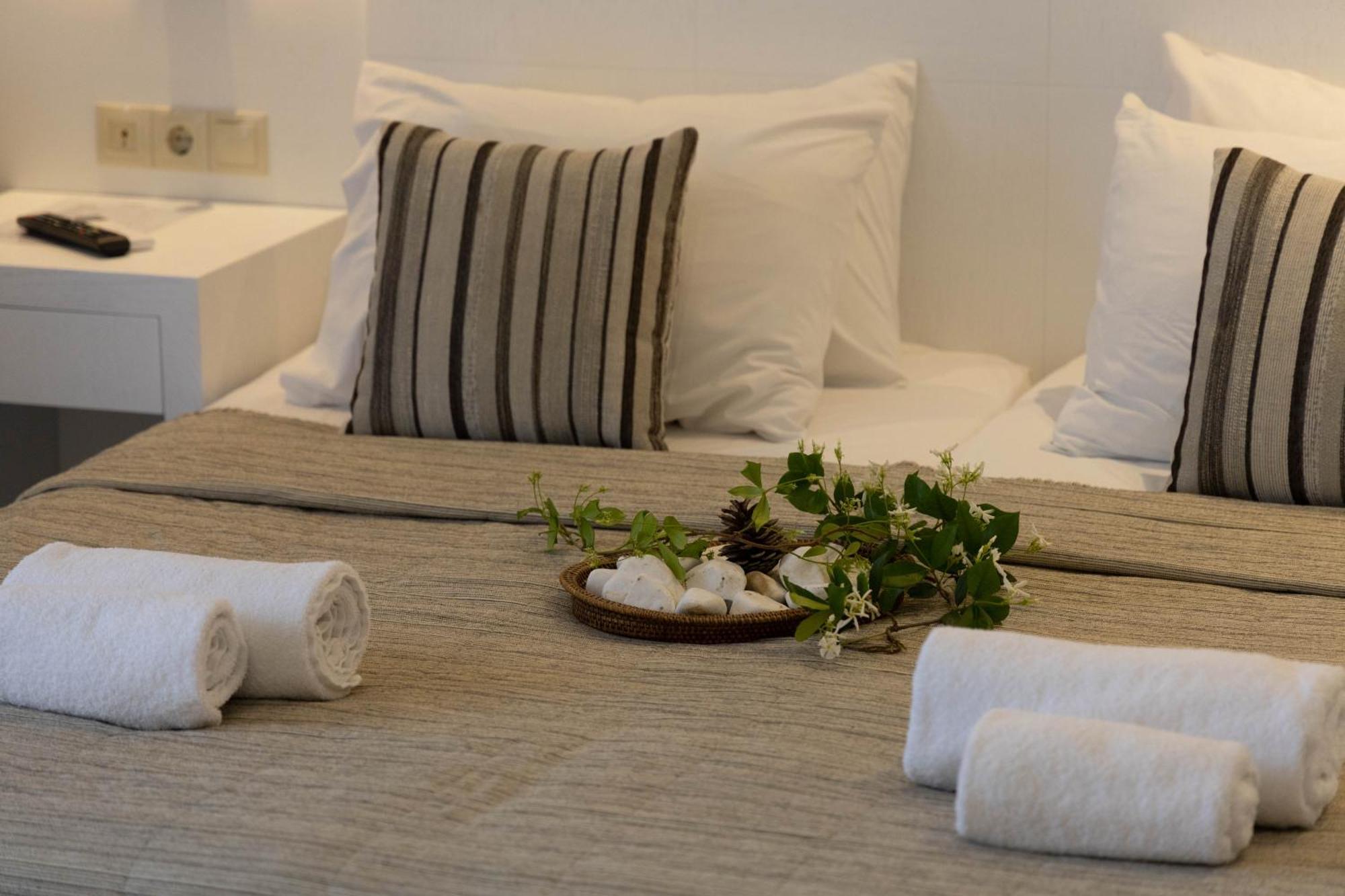 Eva Mare Hotel & Suites - Adults Only Agia Pelagia  Exterior photo