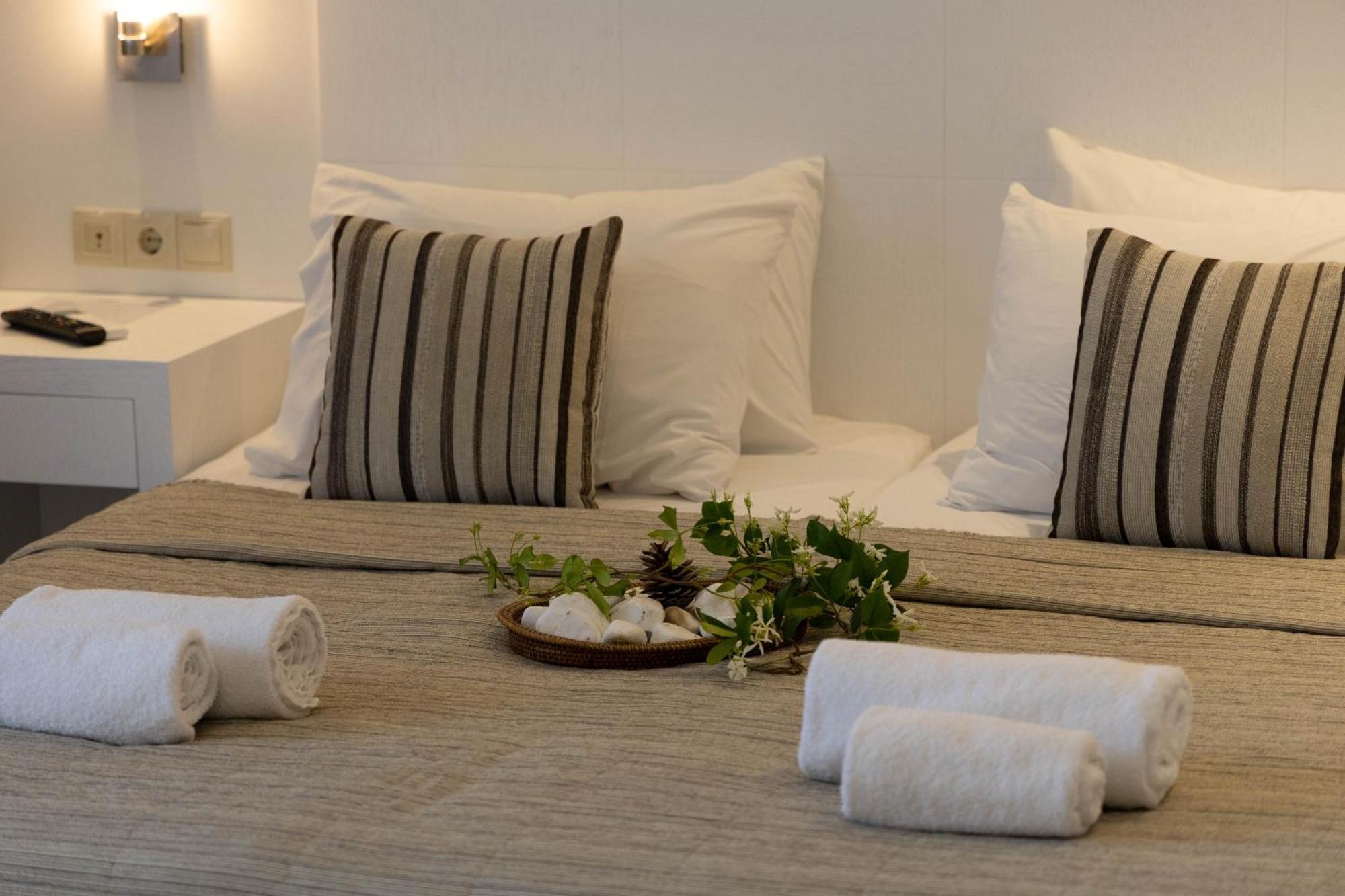 Eva Mare Hotel & Suites - Adults Only Agia Pelagia  Exterior photo